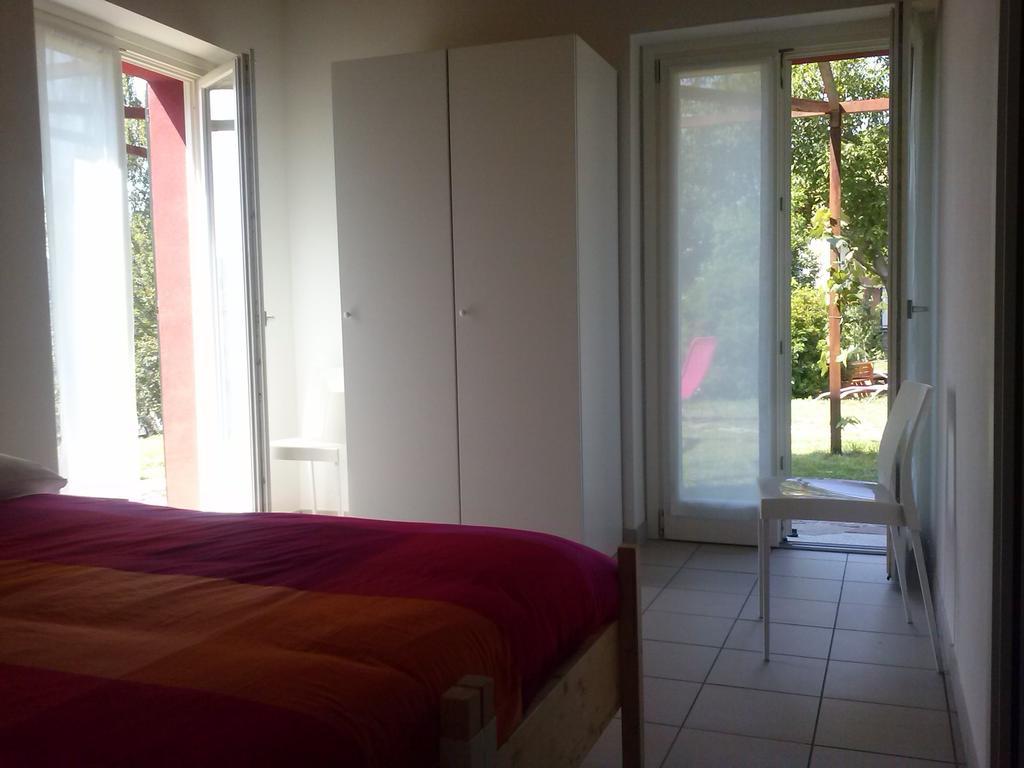 Ostello Casa Rossa Laveno-Mombello Quarto foto